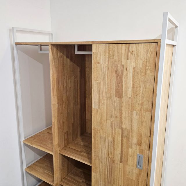 Tủ quần áo 140x55x200cm gỗ cao su TQA68098