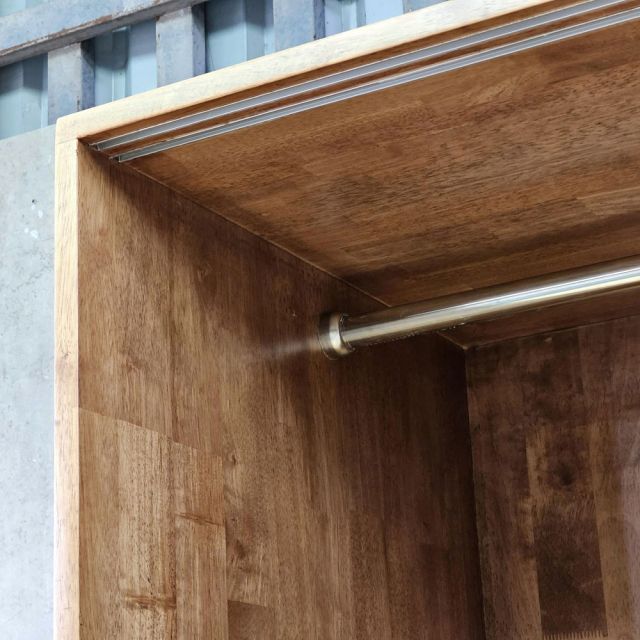 Tủ quần áo cửa lùa có hộc kéo gỗ cao su TQA68039