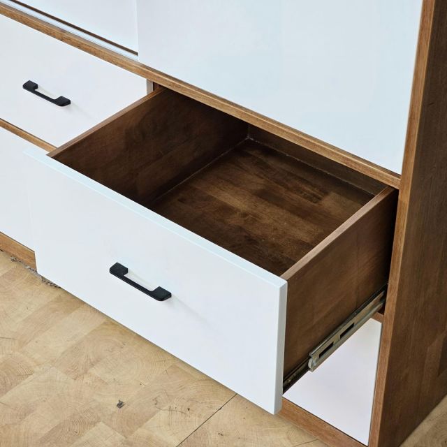 Tủ quần áo cửa lùa có hộc kéo gỗ cao su TQA68039