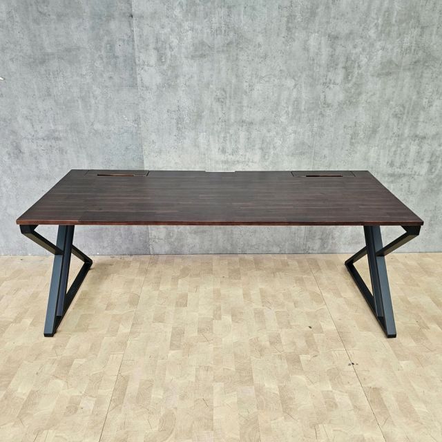 Bàn làm việc có hộp điện 200x80cm gỗ tràm GD68118