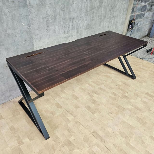Bàn làm việc có hộp điện 200x80cm gỗ tràm GD68118