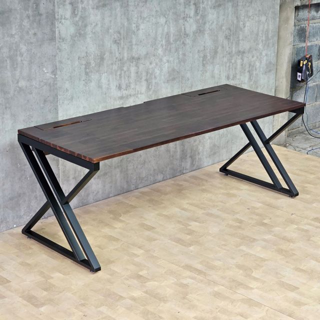 Bàn làm việc có hộp điện 200x80cm gỗ tràm GD68118