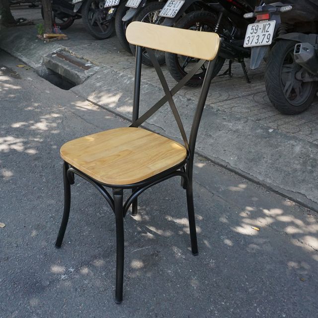 GBC68033  - Ghế cafe lưng tựa bằng sắt sơn tĩnh điện