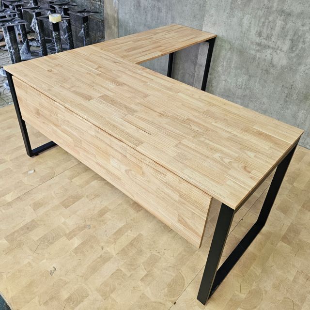 Bàn góc chữ L 170x180cm gỗ cao su hệ Rectang HBRT139