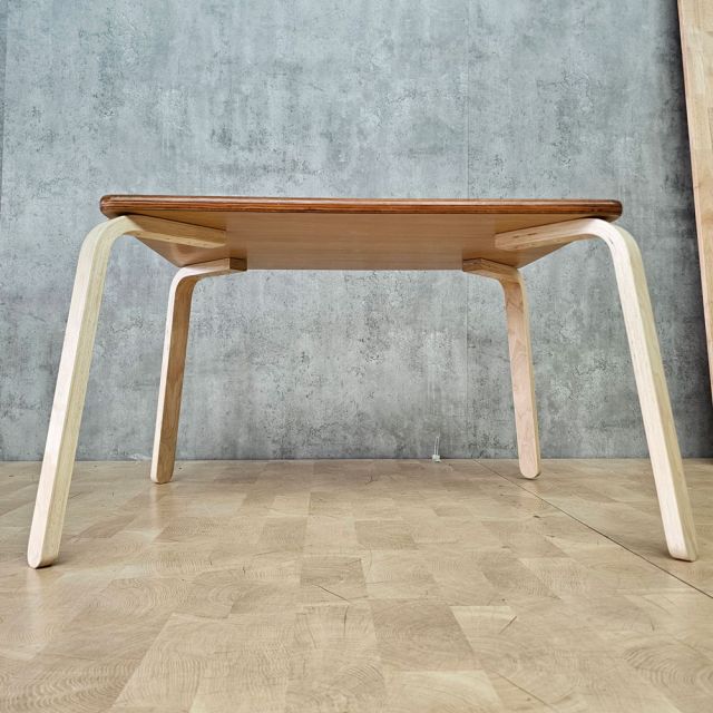 Bàn mầm non chữ nhật gỗ plywood KGD052