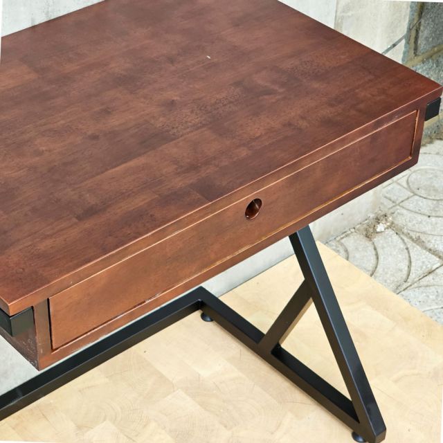 Bàn làm việc nhỏ 80x50cm có hộc kéo chân sắt chữ Z BD68112
