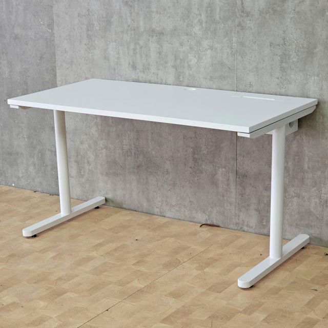 Bàn làm việc 140x70cm gỗ tràm hệ TIO HBTO053
