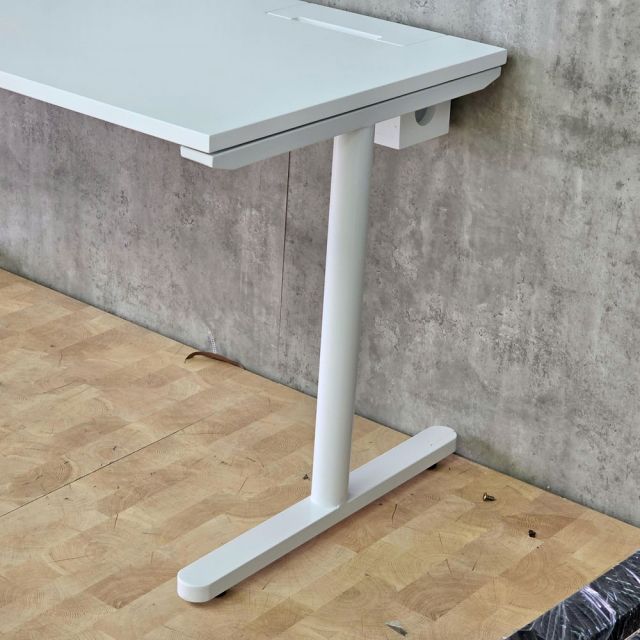 Bàn làm việc 140x70cm gỗ tràm hệ TIO HBTO053