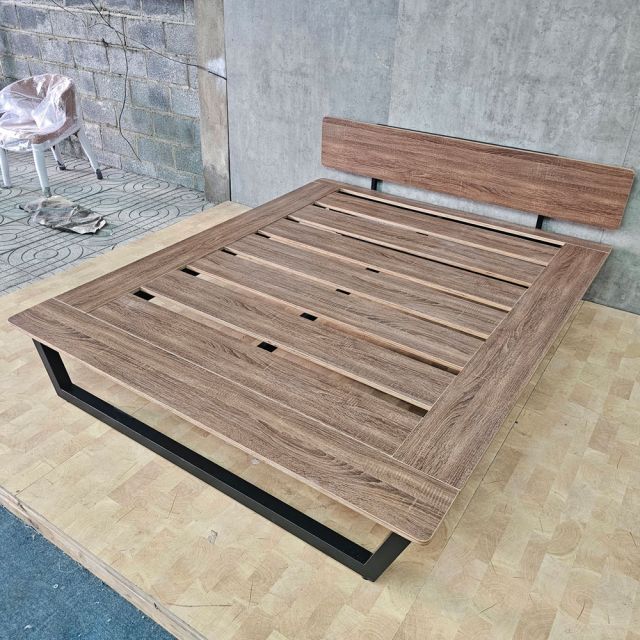 Giường cho nệm 160x200cm gỗ plywood chân sắt GN68072