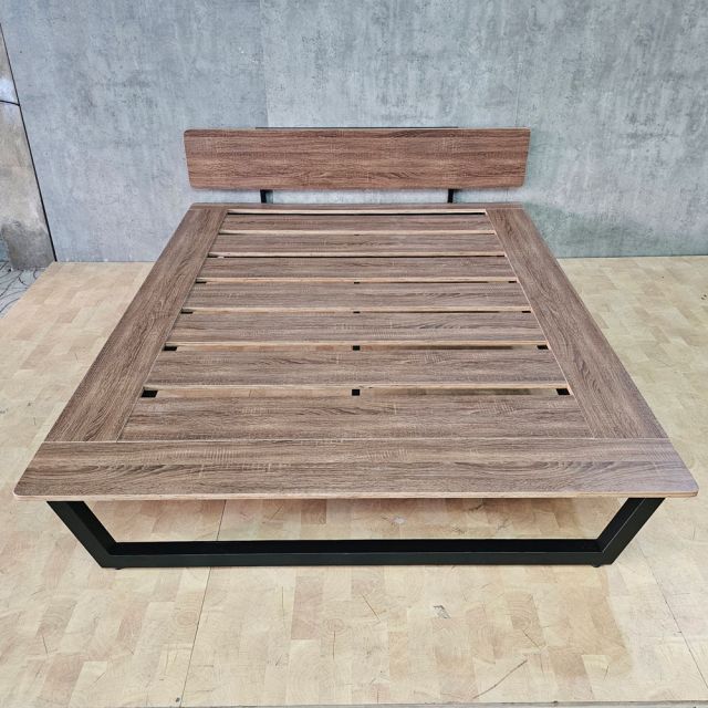 Giường cho nệm 160x200cm gỗ plywood chân sắt GN68072