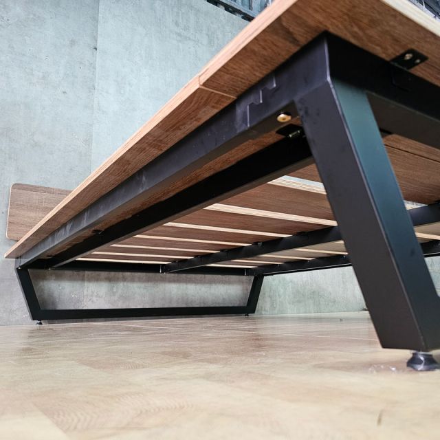 Giường cho nệm 160x200cm gỗ plywood chân sắt GN68072