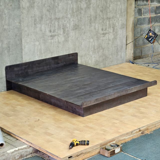 Giường ngủ 150x180cm gỗ cao su GN68075