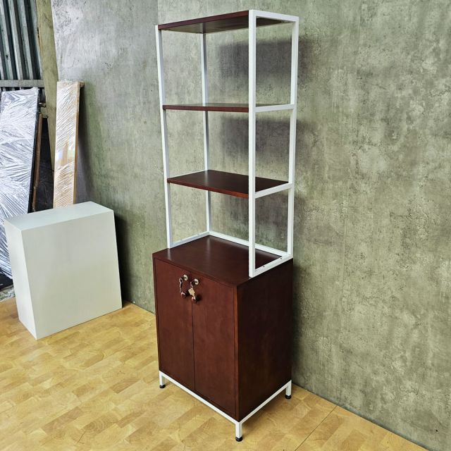 Kệ trang trí có tủ 56x40x180cm gỗ cao su KTT68083