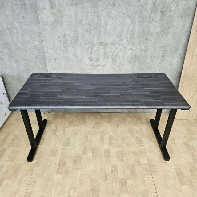 Bàn làm việc có hộp điện 160x70x75cm gỗ tràm hệ TIO HBTO054