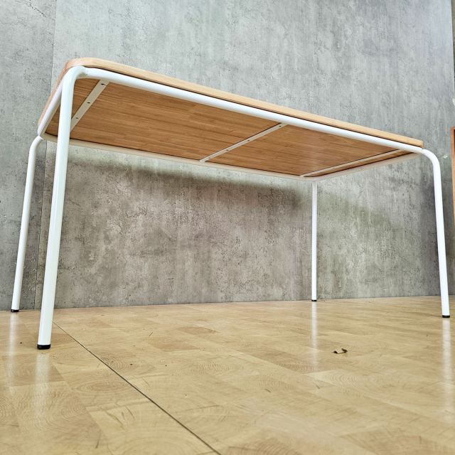 Bàn trẻ em 120x60x59cm gỗ cao su KGD057