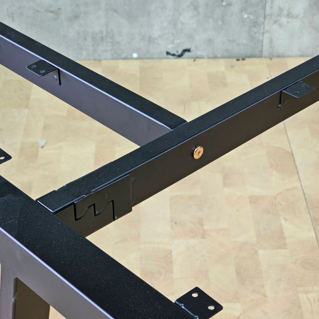 Chân bàn sắt hệ AConcept 140x150 lắp ráp HCAC017