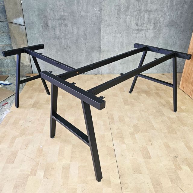Chân bàn sắt hệ AConcept 140x150 lắp ráp HCAC017