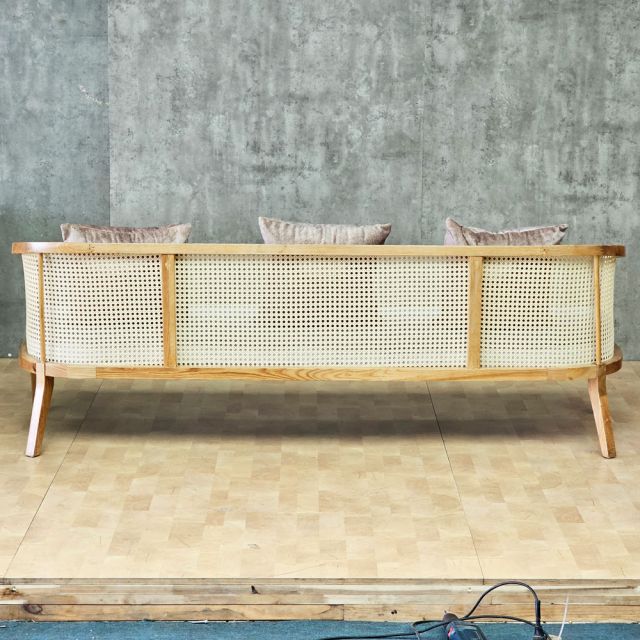 Ghế sofa băng Harvey dài 2m gỗ Ash lưới mây SFB68122