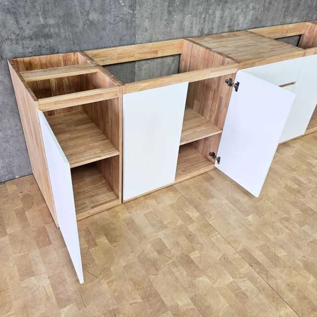 Tủ bếp dưới 323x60x85cm mặt đá hoa cương gỗ cao su TBD68014