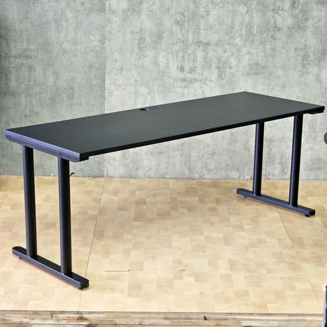 Bàn làm việc 200x70cm gỗ tràm chân sắt hệ TIO HBTO026