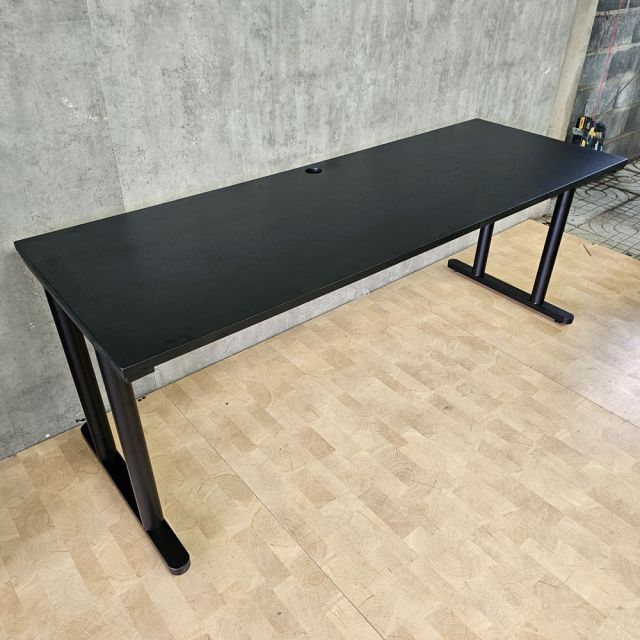 Bàn làm việc 200x70cm gỗ tràm chân sắt hệ TIO HBTO026