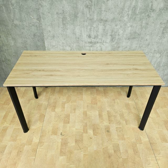 Bàn làm việc 140x60cm gỗ plywood hệ Oval HBOV055