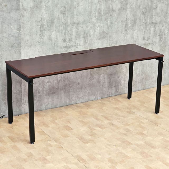 Bàn làm việc có hộp điện 175x60cm gỗ cao su ZD046