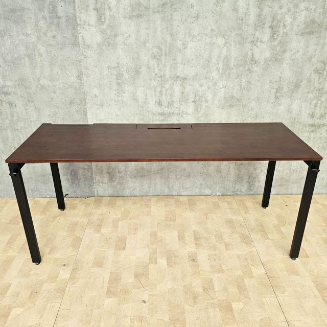 Bàn làm việc có hộp điện 175x60cm gỗ cao su ZD046