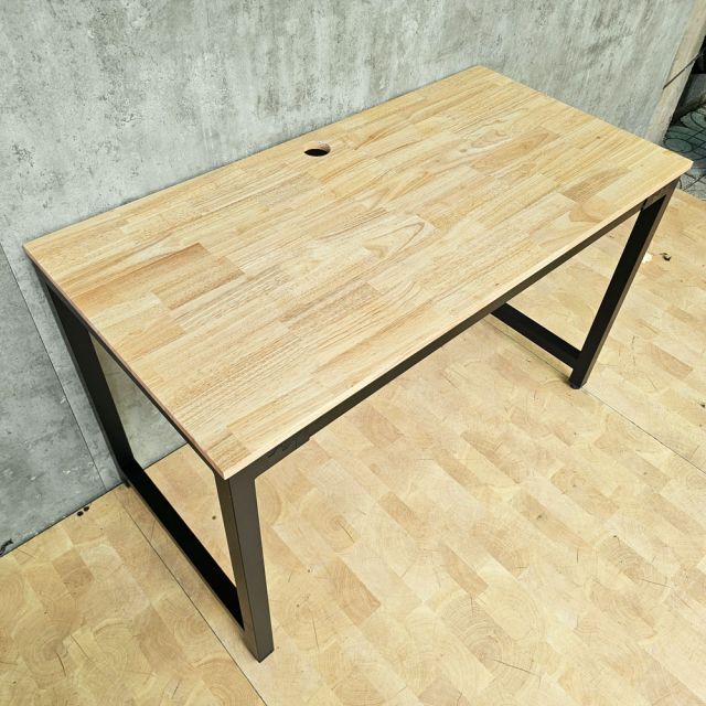 Bàn làm việc 120x60cm gỗ cao su hệ URA HBUR001