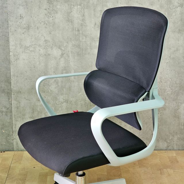 Ghế xoay lưng lưới nệm bọc vải AIRFLEX T-02