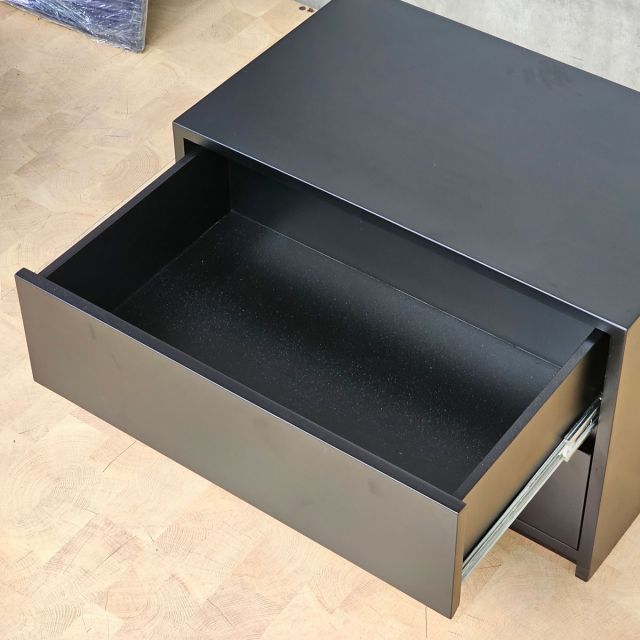 Tủ đầu giường 65x40x45cm gỗ cao su TDG68078