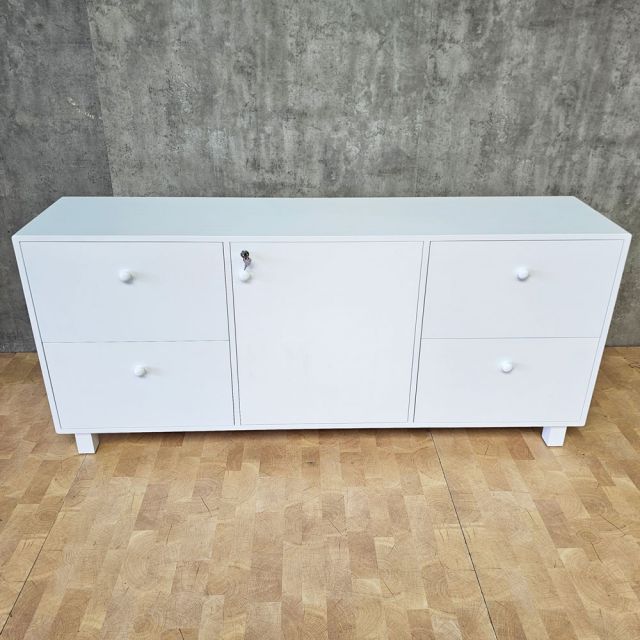 Tủ trang trí 180x40x80cm gỗ cao su KTB68281