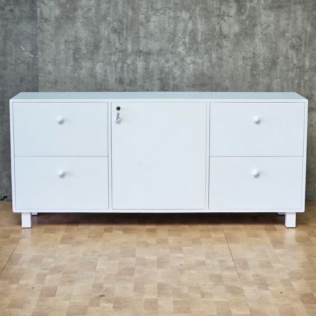 Tủ trang trí 180x40x80cm gỗ cao su KTB68281