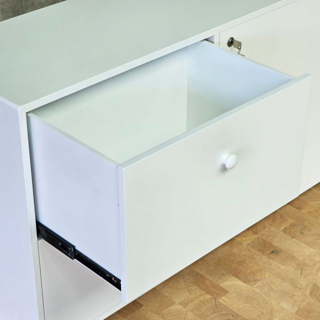 Tủ trang trí 180x40x80cm gỗ cao su KTB68281