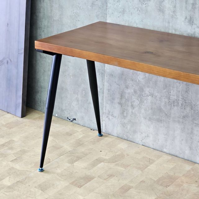 Bàn làm việc 140x60cm gỗ thông hệ CONE HBCO086