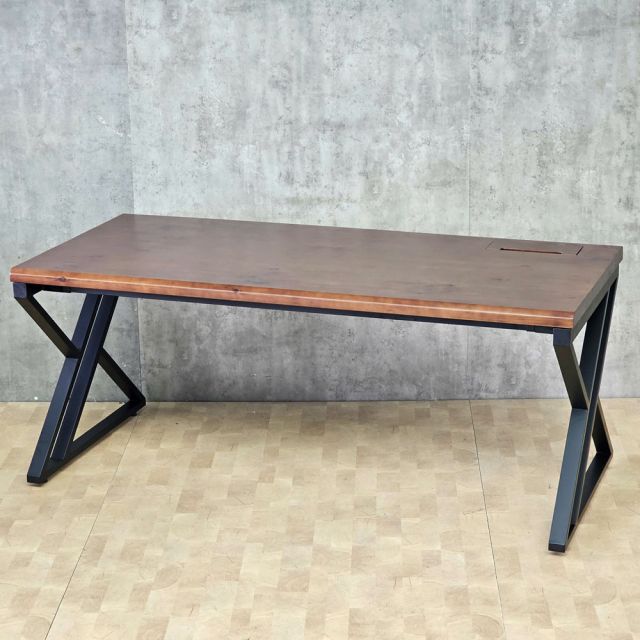 Bàn làm việc có hộp điện 180x80cm gỗ thông hệ XConcept HBXC069