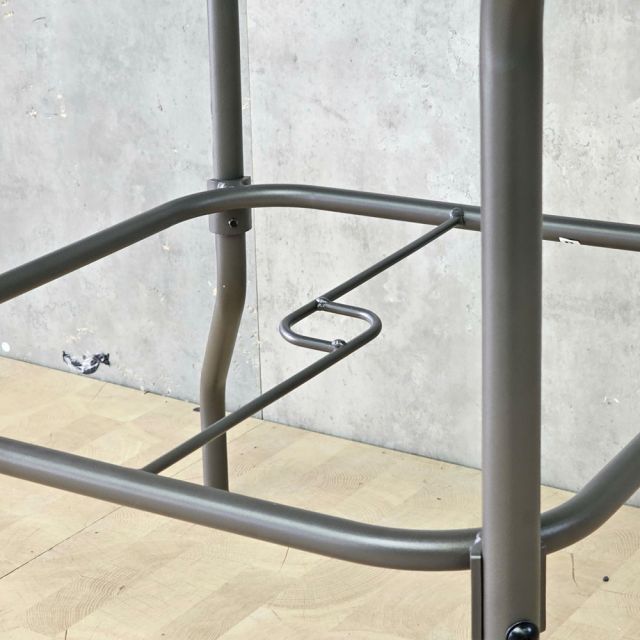 Bàn ngoài trời 86x86x70cm mặt kính chân sắt sơn tĩnh điện BNT027