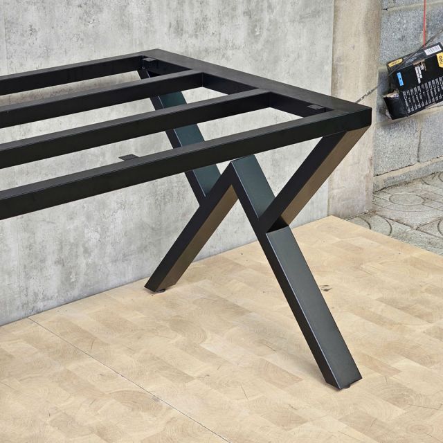 Chân sắt cho bàn ăn 200x80cm sơn tĩnh điện CHB68125