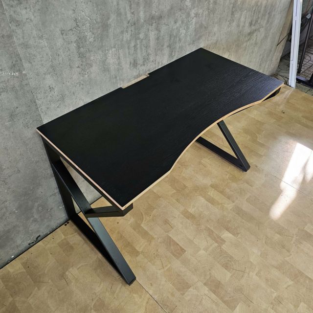 Bàn chơi game GamingDesk 120x60cm gỗ cao su phủ laminate chân hệ KConcept HBKC062