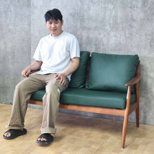 Ghế sofa đôi nệm da Si chân tiện gỗ cao su SFB68110
