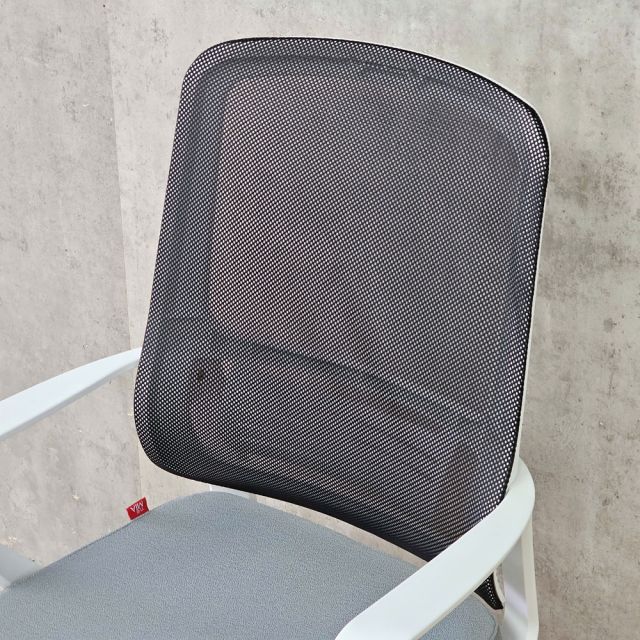 Ghế lưới văn phòng chân xoay khung trắng M1102T