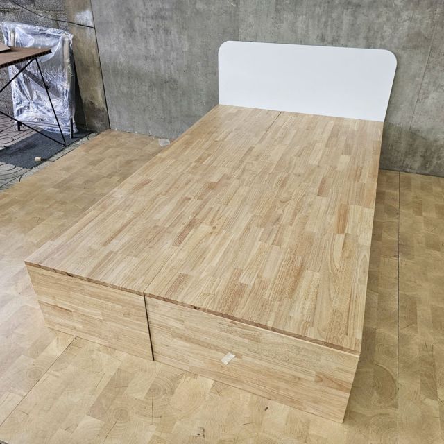 Giường ngủ cho nệm 120x200cm gỗ cao su có hộc kéo GN68079
