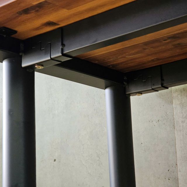 Bàn di động 160x60x75cm gỗ tràm chân hệ TIO HBTO055