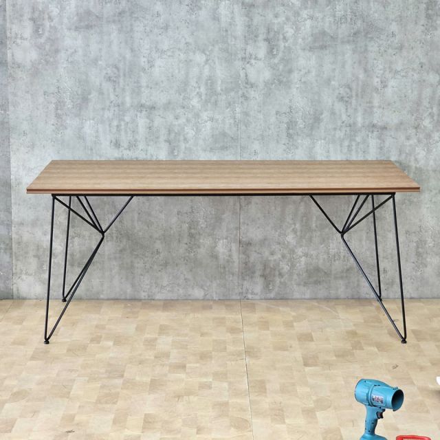 Bàn ăn ngoài trời 180x72cm gỗ nhựa BNT007