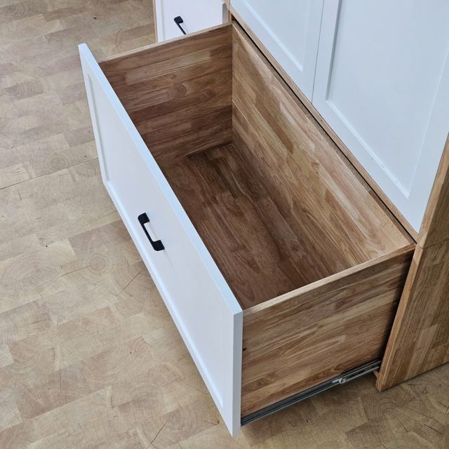 Tủ quần áo 130x55x200cm gỗ cao su TQA68105