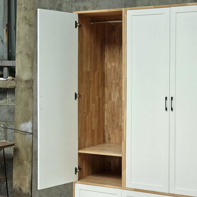 Tủ quần áo 130x55x200cm gỗ cao su TQA68105