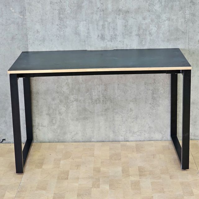 Bàn làm việc 120x60cm gỗ cao su phủ laminate chân hệ XConcept HBRT146