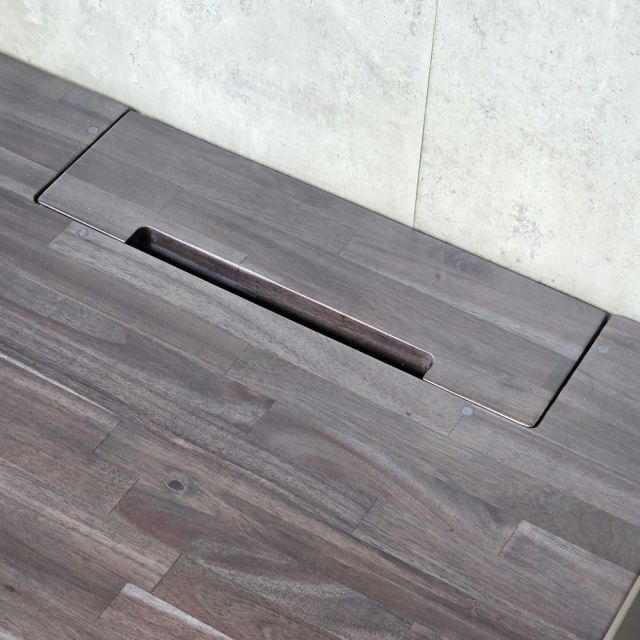 Bàn làm việc có hộp điện 160x70cm gỗ tràm chân hệ Rectang HBRT147