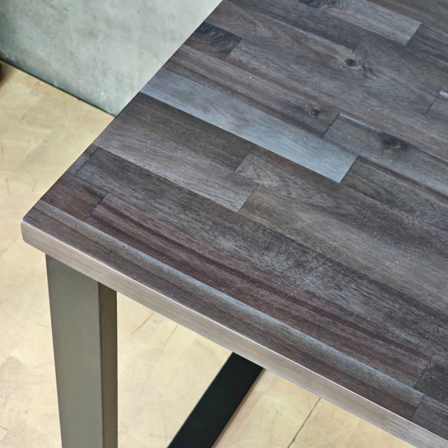 Bàn làm việc có hộp điện 160x70cm gỗ tràm chân hệ Rectang HBRT147