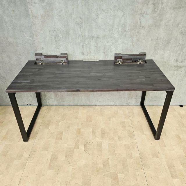 Bàn làm việc có hộp điện 160x70cm gỗ tràm chân hệ Rectang HBRT147